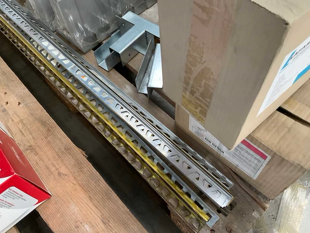 Lafarge, gss safe partij divers materiaal - afbeelding 5 van  5