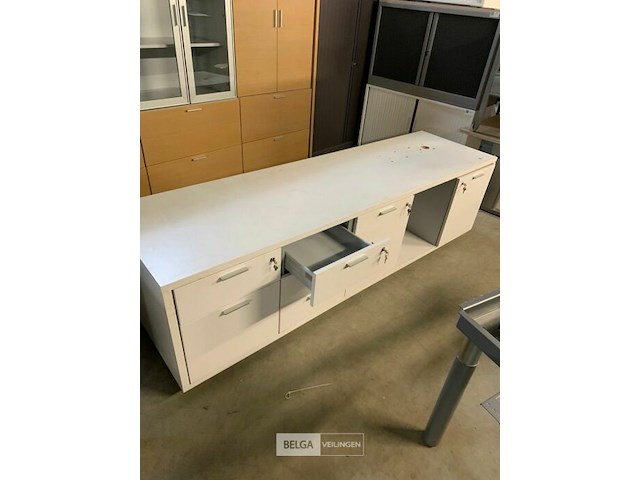 Lage houten bureelkast - afbeelding 2 van  2