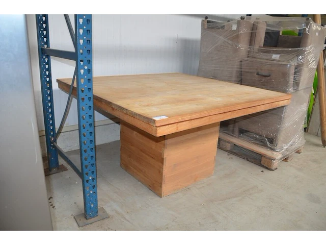 Lage vierkantige natuurkleur houten tafel afm. 140x140cm - afbeelding 4 van  6