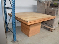 Lage vierkantige natuurkleur houten tafel afm. 140x140cm - afbeelding 4 van  6
