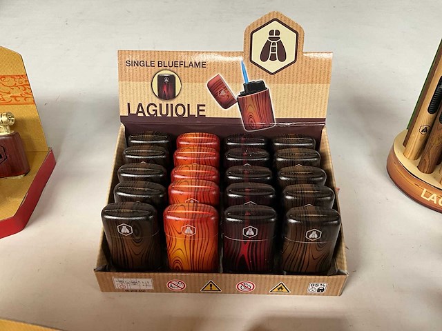 Laguiole diverse aanstekers in display (63x) - afbeelding 4 van  5