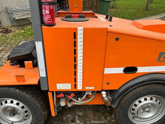 Lama-d onkruidverdelmachine met systeem van isoweed - afbeelding 19 van  52