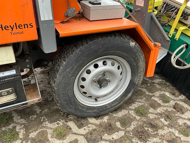 Lama-d onkruidverdelmachine met systeem van isoweed - afbeelding 32 van  52