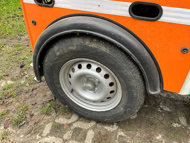 Lama-d onkruidverdelmachine met systeem van isoweed - afbeelding 33 van  52