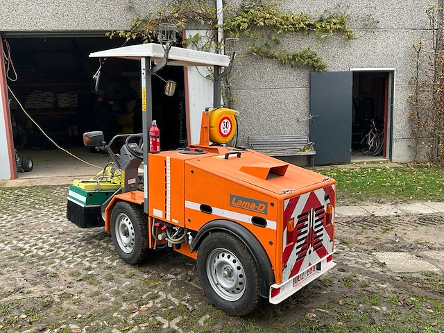 Lama-d onkruidverdelmachine met systeem van isoweed - afbeelding 23 van  52