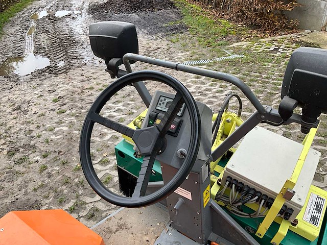 Lama-d onkruidverdelmachine met systeem van isoweed - afbeelding 37 van  52