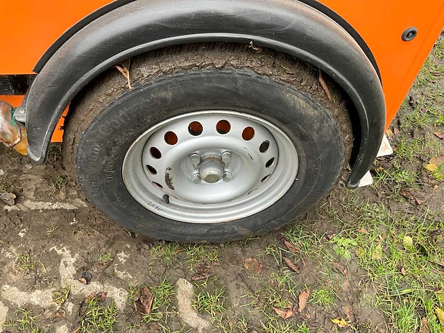 Lama-d onkruidverdelmachine met systeem van isoweed - afbeelding 48 van  52