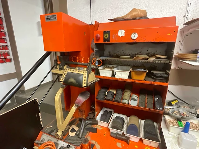 Lambert professioneel schoenmakermachine leerlooierapparatuur - afbeelding 1 van  8