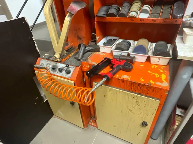 Lambert professioneel schoenmakermachine leerlooierapparatuur - afbeelding 7 van  8