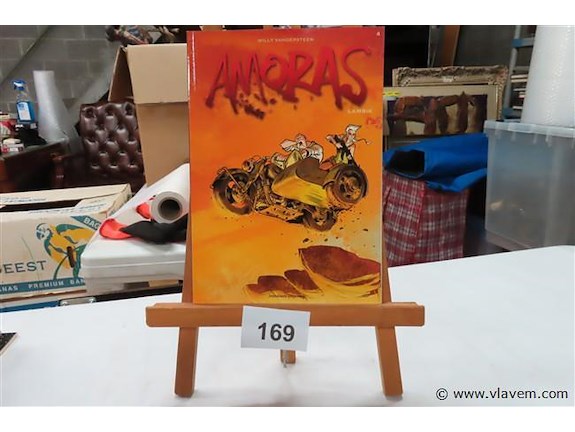 Start aan 0 euro: stripveiling per stuk: wo. xiii, jump, lou smog, verzamelalbums, kuifje, collectie charlie, cross, figaro, olac de gladiator enz.