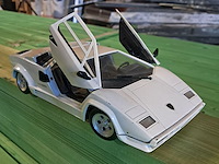 Lamborghini auto - afbeelding 1 van  4