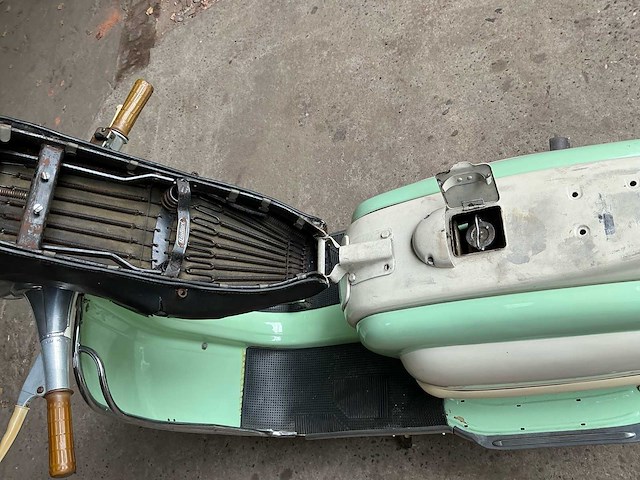 Lambretta innocenti motorfiets - afbeelding 6 van  20