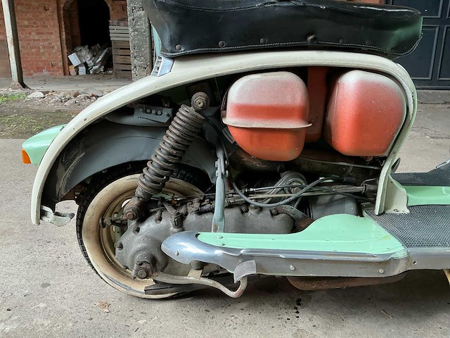 Lambretta innocenti motorfiets - afbeelding 8 van  20