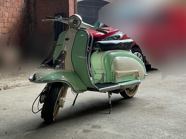 Lambretta innocenti motorfiets - afbeelding 1 van  20