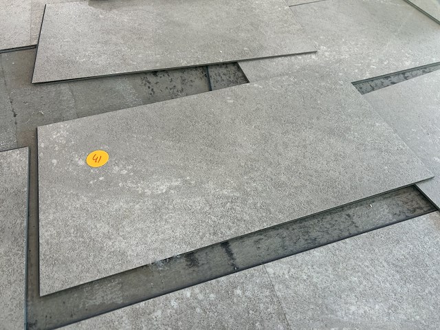 Lamett luxury vinyl tegels (+/- 100m²) - afbeelding 1 van  7