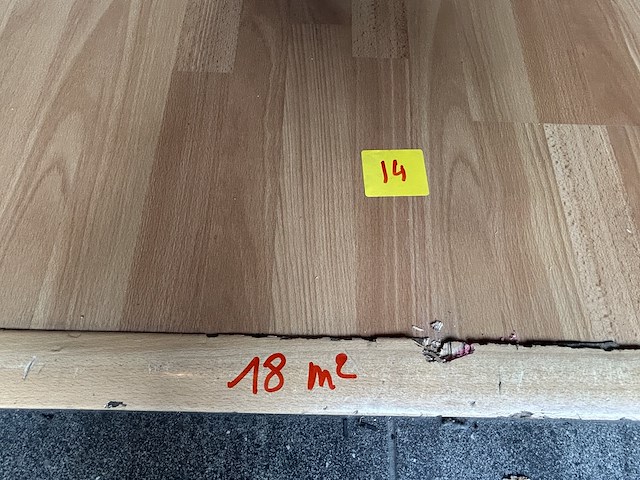 Laminaat - 18m² - afbeelding 2 van  3
