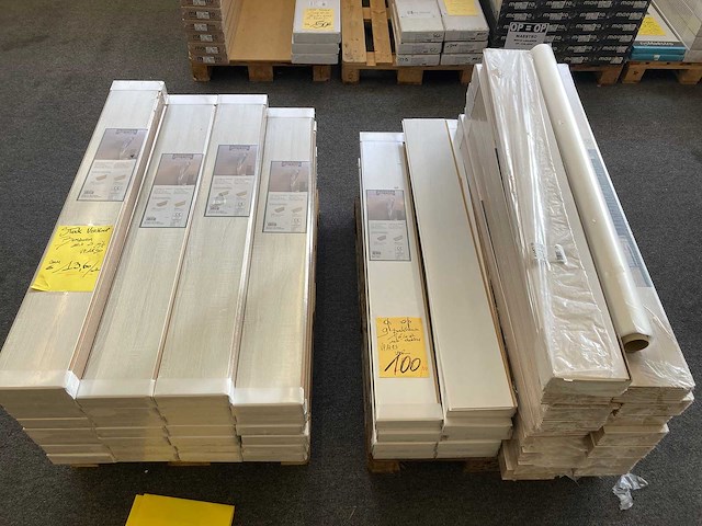 Laminaatvloer en muurbekleding - afbeelding 1 van  11