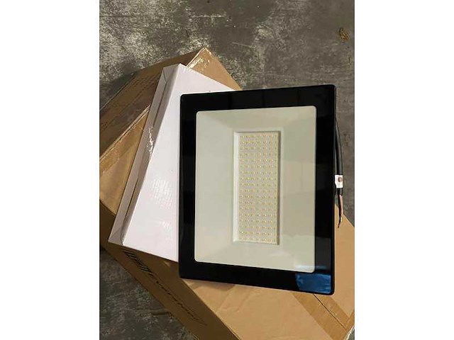 Lamp - 100 w - ongebruikt (10x) - afbeelding 1 van  3