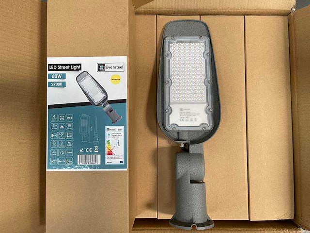 Lamp - 60 w - ongebruikt (10x) - afbeelding 1 van  5