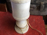 Lamp albast ( lichte besch.) - afbeelding 1 van  3