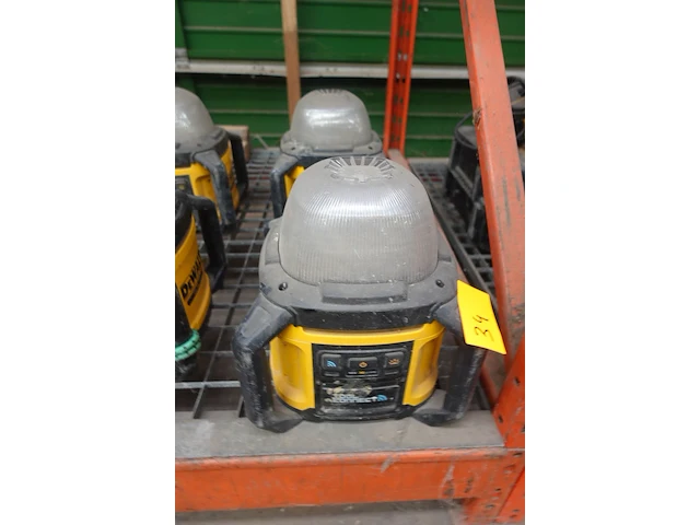 Lamp dewalt - afbeelding 2 van  4