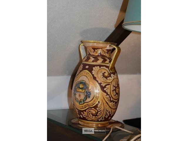 Lamp en vaas - afbeelding 3 van  3