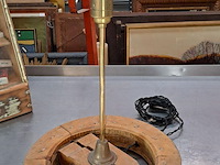 Lamp in oud aandrijfwiel - afbeelding 1 van  1