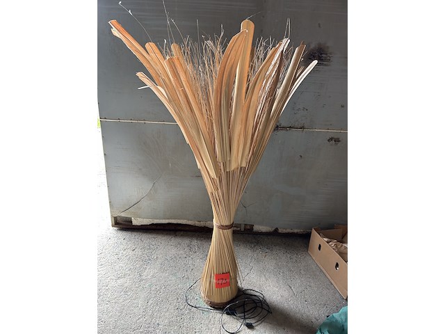 Lamp in riet - afbeelding 1 van  3