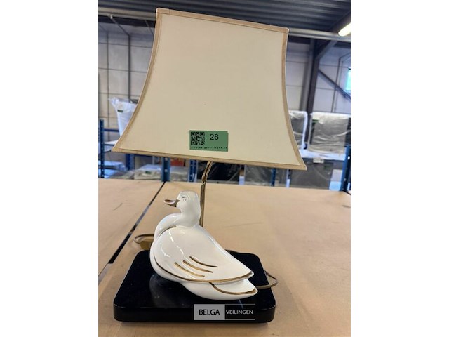 Lamp met beeldje - afbeelding 1 van  3