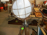 Lamp op driepoot - afbeelding 1 van  2