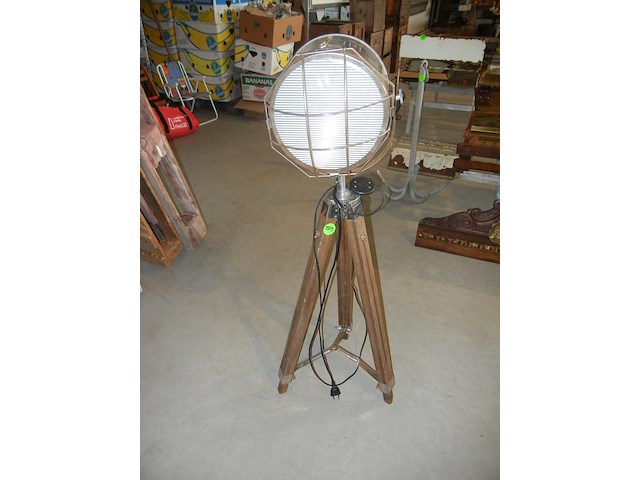 Lamp op driepoot - afbeelding 2 van  2