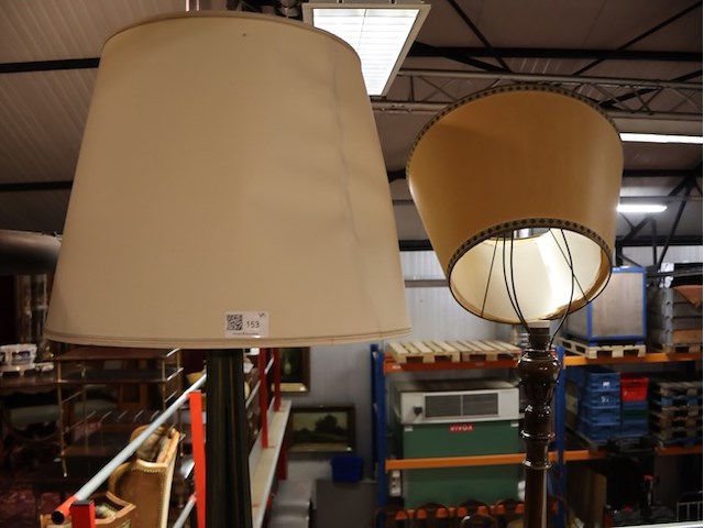 Lamp op houten voet (x2) - afbeelding 2 van  9