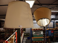 Lamp op houten voet (x2) - afbeelding 2 van  9