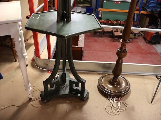 Lamp op houten voet (x2) - afbeelding 3 van  9