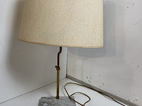 Lamp op marmeren voet - afbeelding 1 van  2