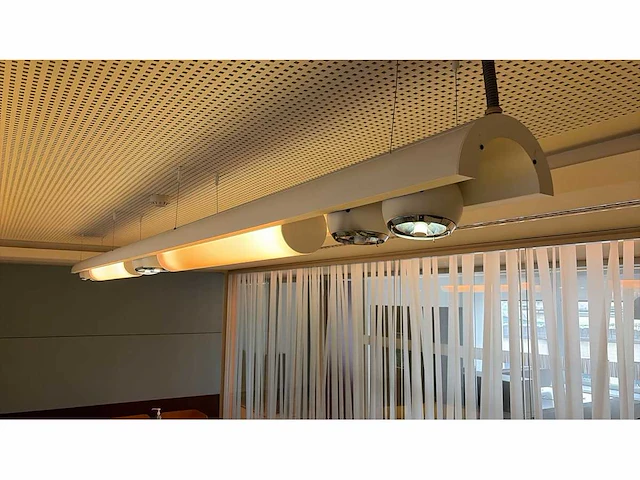 Lamp - afbeelding 1 van  6