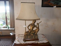 Lampadère met bronzen beeld