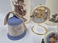 Lampekappen, bel, hangertje, potje en embleem - afbeelding 2 van  6