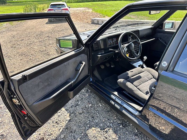 Lancia - delta integrale 16v - oldtimer - afbeelding 23 van  31