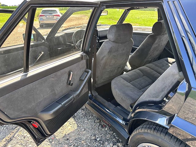 Lancia - delta integrale 16v - oldtimer - afbeelding 30 van  31