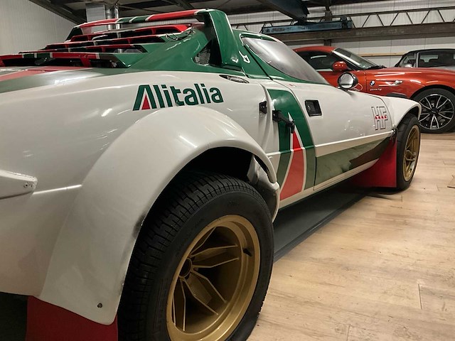 Lancia - gamma-replica van de stratos rallye - oldtimers > 15 - afbeelding 18 van  46