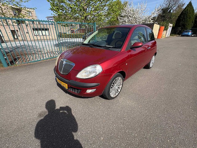 Lancia - ypsilon - 1.4-16v platino dfn - car - 2004 - afbeelding 1 van  25