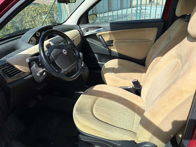 Lancia - ypsilon - 1.4-16v platino dfn - car - 2004 - afbeelding 6 van  25