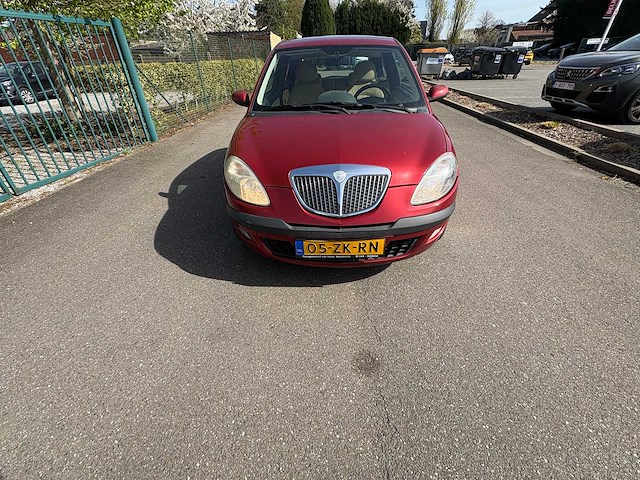 Lancia - ypsilon - 1.4-16v platino dfn - car - 2004 - afbeelding 6 van  8