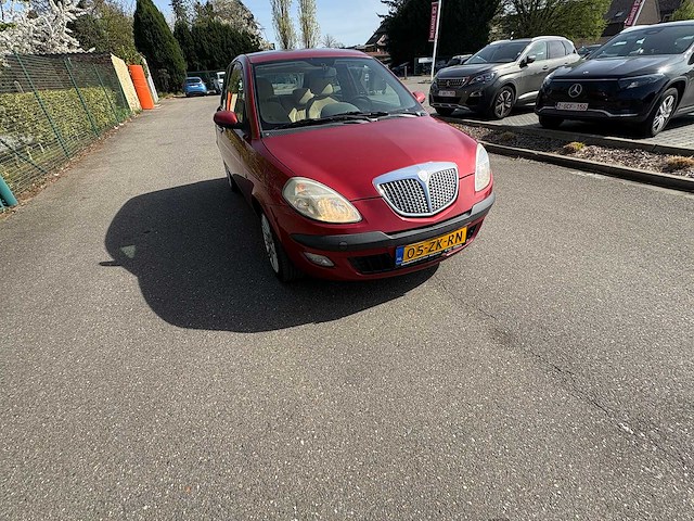 Lancia - ypsilon - 1.4-16v platino dfn - car - 2004 - afbeelding 7 van  8