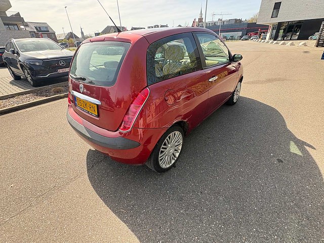 Lancia - ypsilon - 1.4-16v platino dfn - car - 2004 - afbeelding 4 van  25