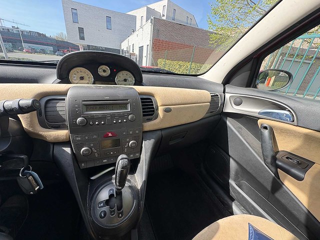 Lancia - ypsilon - 1.4-16v platino dfn - car - 2004 - afbeelding 7 van  25