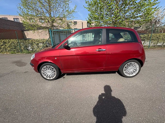 Lancia - ypsilon - 1.4-16v platino dfn - car - 2004 - afbeelding 2 van  5
