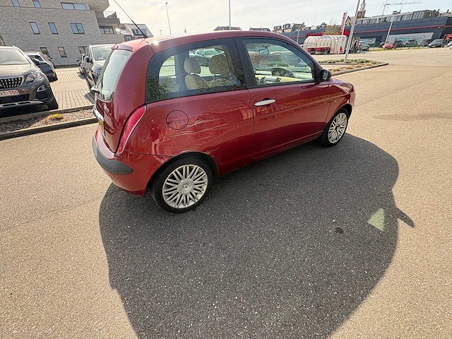 Lancia - ypsilon - 1.4-16v platino dfn - car - 2004 - afbeelding 5 van  5