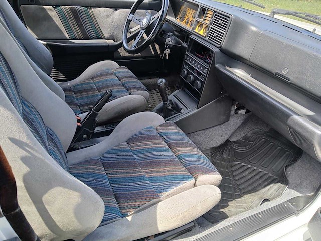 Lancia delta 1.6i turbo hf 140 pk oldtimer - afbeelding 11 van  37